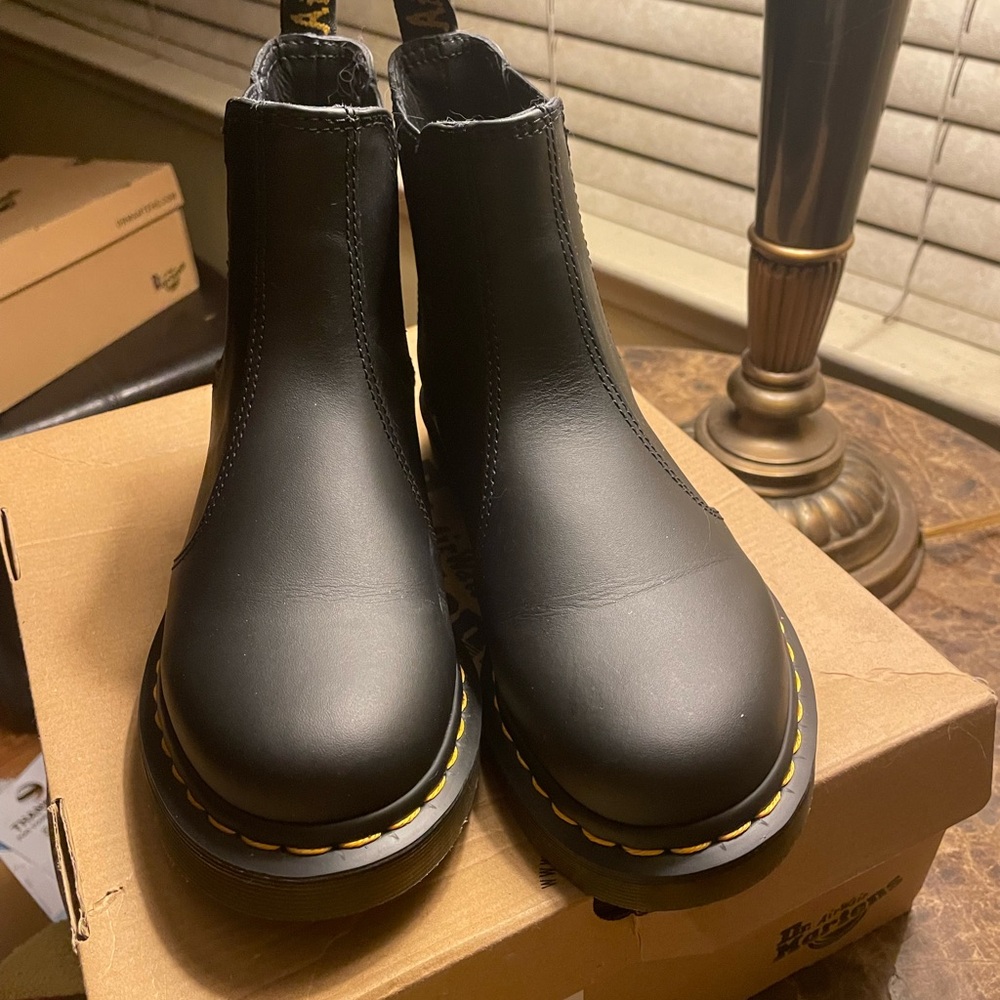 Doc Martens Chelsea boots